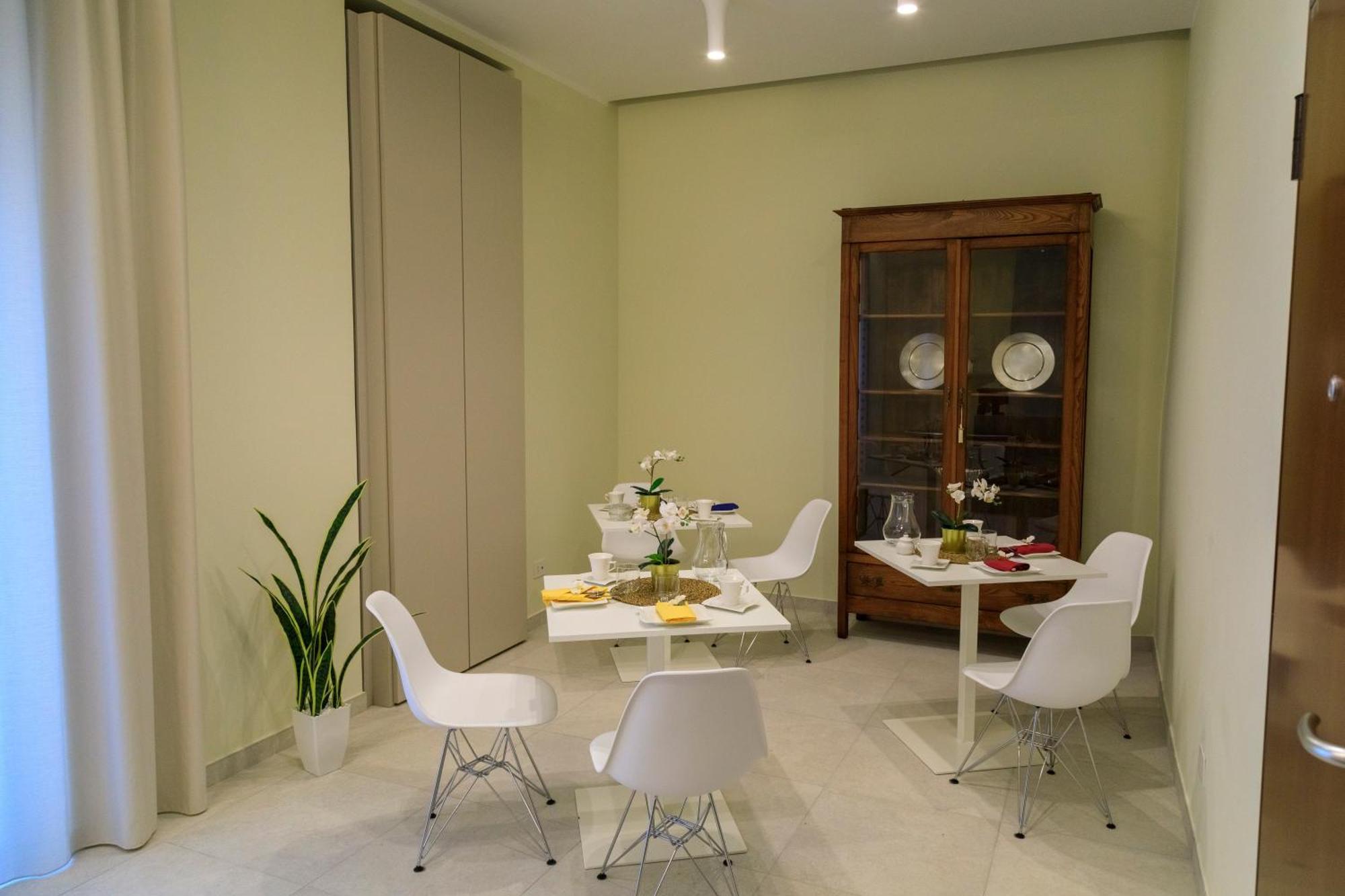 Domus Vivian Hotel Montecorvino Pugliano Ngoại thất bức ảnh