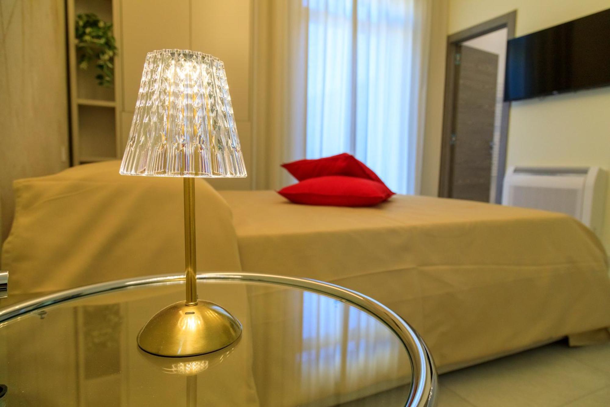Domus Vivian Hotel Montecorvino Pugliano Ngoại thất bức ảnh