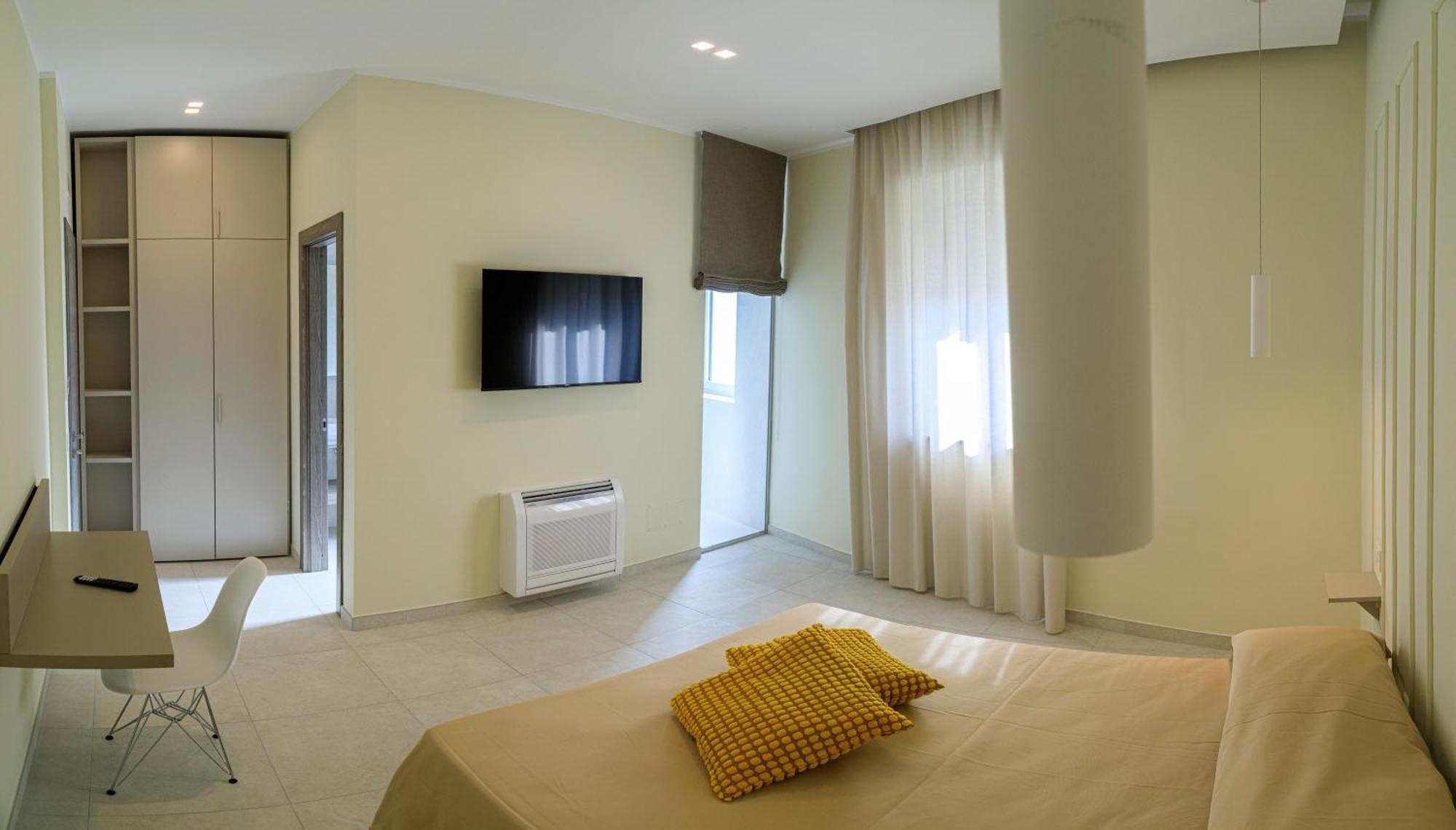 Domus Vivian Hotel Montecorvino Pugliano Ngoại thất bức ảnh