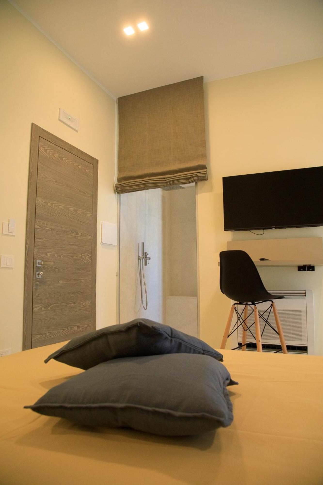 Domus Vivian Hotel Montecorvino Pugliano Ngoại thất bức ảnh