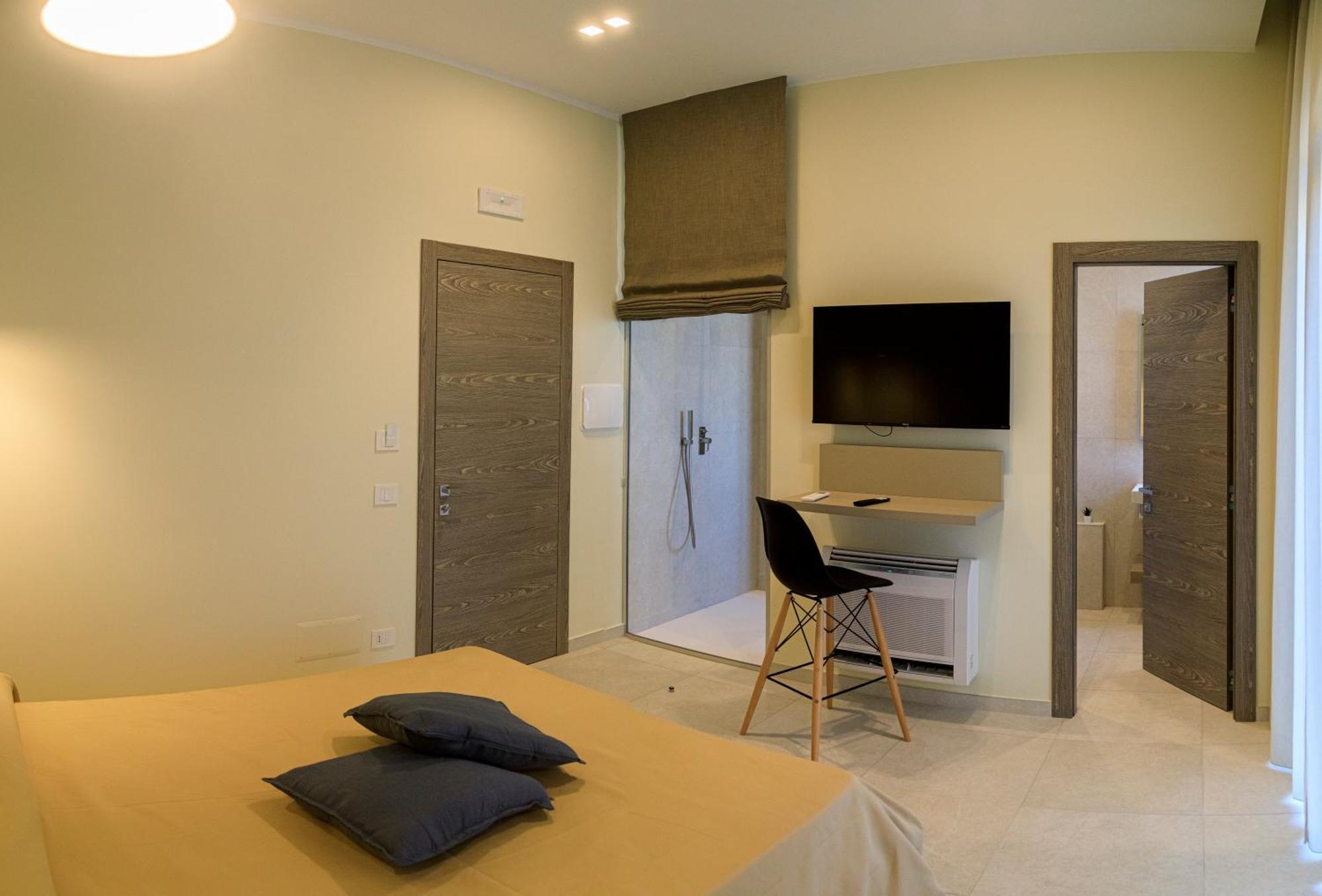 Domus Vivian Hotel Montecorvino Pugliano Ngoại thất bức ảnh
